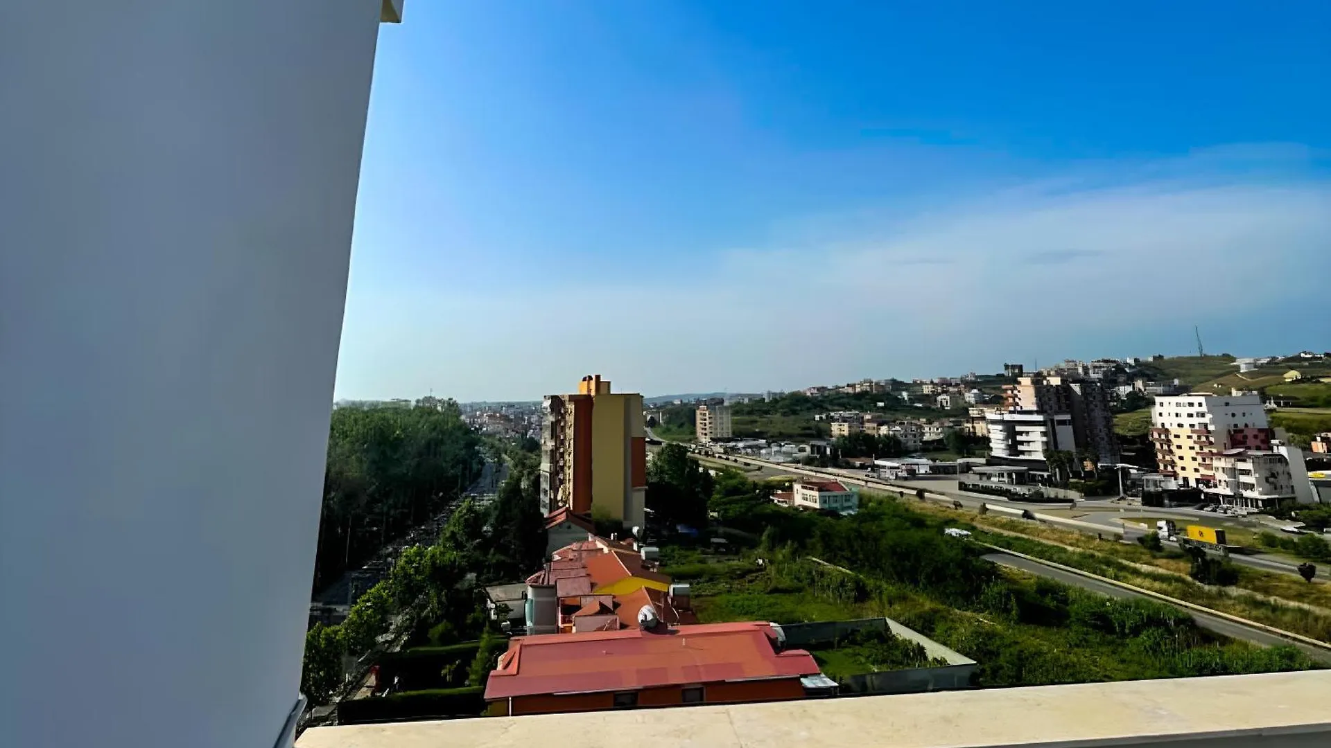 Yellow Building Durres Apartment 0*,